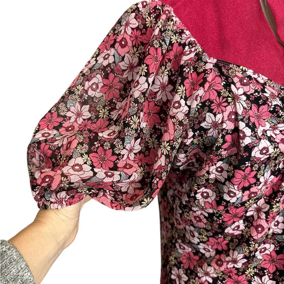 Chenault floral knit top chiffon sleeves twist-knot front elasticized sleeves - Picture 3 of 8